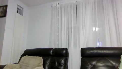 Snapshot of sdawg2xx chatting on December 21, 6:20 am sdawg2xx online show from December 21, 6:20 am