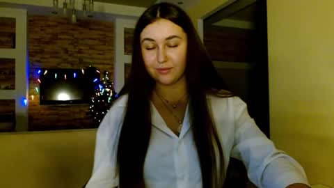 Snapshot of sea_cocktail chatting on December 15, 1:37 pm Elizabeth online show from December 15, 1:37 pm