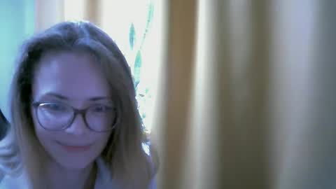 Snapshot of sea_dream chatting on September 18, 5:09 am SEA Dream online show from September 18, 5:09 am