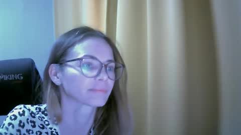 Snapshot of sea_dream chatting on October 1, 8:09 am SEA Dream online show from October 1, 8:09 am