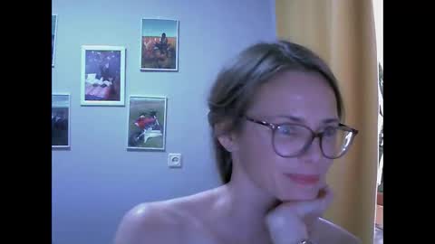 Snapshot of sea_dream chatting on October 22, 8:14 am SEA Dream online show from October 22, 8:14 am