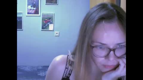 Snapshot of sea_dream chatting on October 27, 2:59 am SEA Dream online show from October 27, 2:59 am