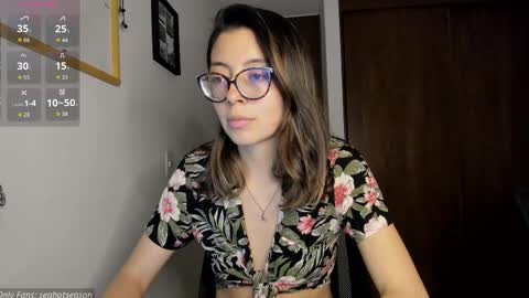 Snapshot of seahotseason chatting on November 28, 12:46 am Aria Independent model online show from November 28, 12:46 am