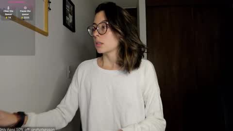 Snapshot of seahotseason chatting on December 18, 12:17 am Aria Independent model online show from December 18, 12:17 am