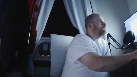 seanv26 online show from September 27, 2:05 am