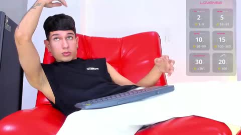 Snapshot of sebas_hall_ chatting on November 4, 11:37 pm sebas_hall_ online show from November 4, 11:37 pm