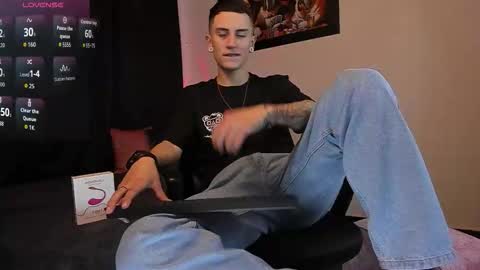 Snapshot of sebas_maverick chatting on September 30, 3:55 am Sebastian online show from September 30, 3:55 am