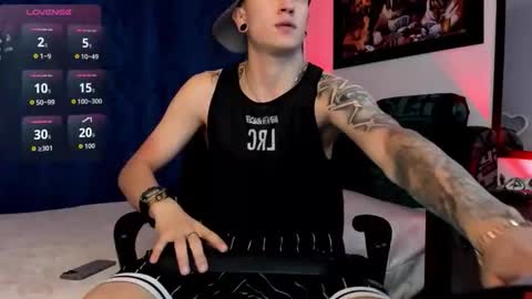 Snapshot of sebas_maverick chatting on December 15, 5:44 am Sebastian online show from December 15, 5:44 am