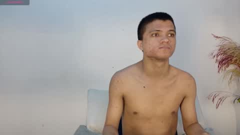 Snapshot of sebas_n_aly chatting on March 4, 3:01 am ely online show from March 4, 3:01 am