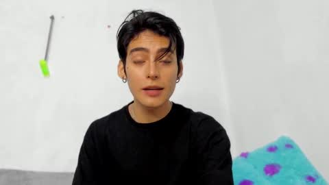 sebastian online show from December 6, 10:19 pm