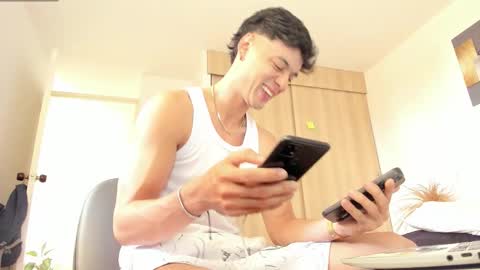 Snapshot of sebastian_dash chatting on November 29, 7:50 pm SEBAS online show from November 29, 7:50 pm