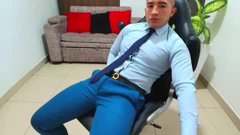 juan  sebastian online show from March 8, 3:56 pm