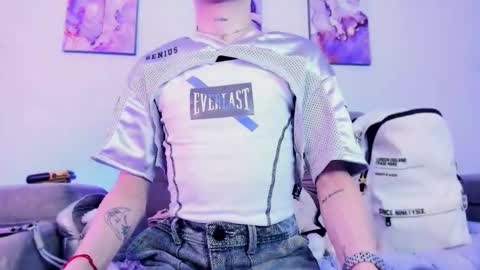 Snapshot of sebastianhilton chatting on March 1, 4:31 pm . INDEPENDENT MODEL online show from March 1, 4:31 pm