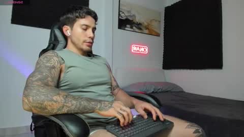 Lucian Sinclair online show from November 15, 3:48 am