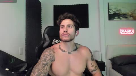 Lucian Sinclair online show from December 2, 4:07 am