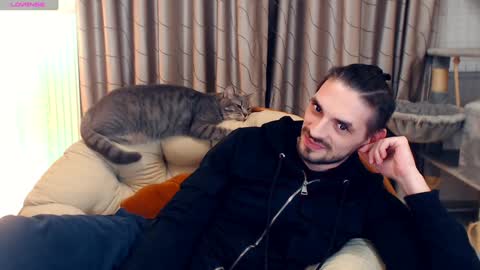 Snapshot of secret_sir chatting on December 27, 1:11 am Dean Carter online show from December 27, 1:11 am