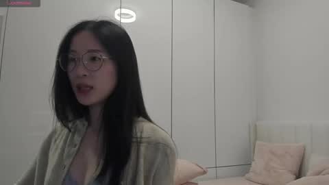 Snapshot of secretgirlfriendxo chatting on November 29, 12:46 am Angela online show from November 29, 12:46 am