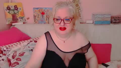 Snapshot of secretloverbbw chatting on October 31, 7:26 pm Alice online show from October 31, 7:26 pm