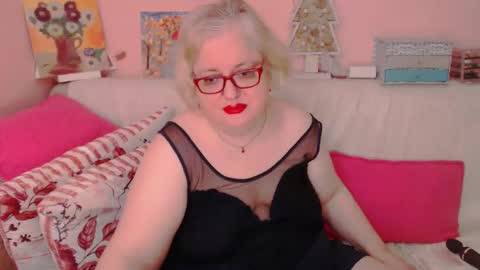 Snapshot of secretloverbbw chatting on November 4, 9:14 pm Alice online show from November 4, 9:14 pm