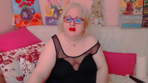 Snapshot of secretloverbbw chatting on December 16, 8:47 pm Alice online show from December 16, 8:47 pm