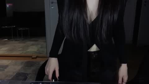 Sara online show from March 5, 8:38 pm