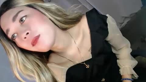 Snapshot of seducing_angela chatting on September 15, 11:38 pm seducing_angela online show from September 15, 11:38 pm