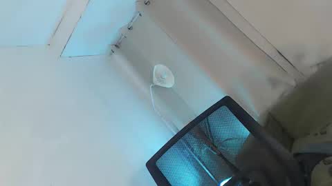 Snapshot of seducing_angela chatting on October 13, 12:43 am seducing_angela online show from October 13, 12:43 am