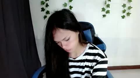 Snapshot of seducive_allea chatting on November 3, 12:02 am seducive_allea online show from November 3, 12:02 am