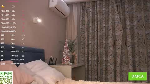 Mia online show from February 3, 4:12 pm