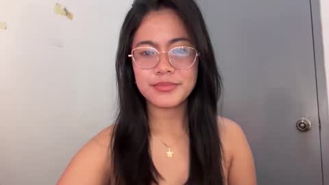 Mariaxxx online show from March 6, 9:00 pm