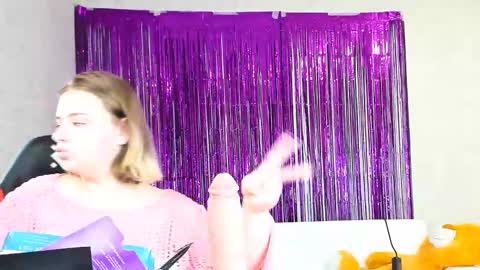 Snapshot of seductive_she_wolf chatting on March 5, 9:16 am seductive_she_wolf online show from March 5, 9:16 am