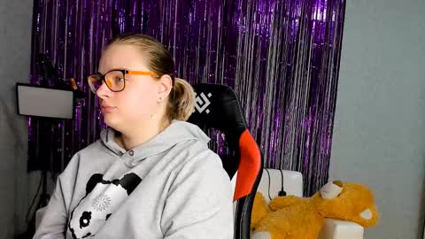 Snapshot of seductive_she_wolf chatting on March 12, 4:13 pm seductive_she_wolf online show from March 12, 4:13 pm