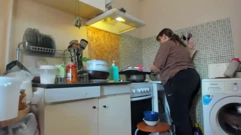 seductive_she_wolf online show from April 15, 2:57 pm