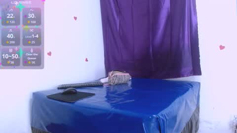 Estefany online show from November 24, 1:11 pm