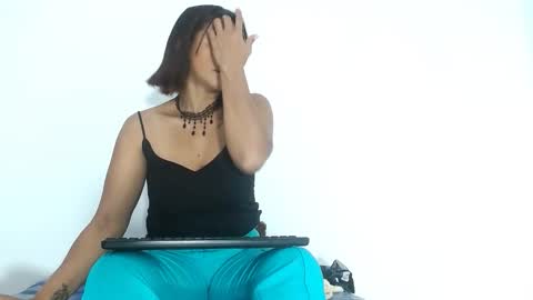 Estefany online show from February 28, 6:03 am