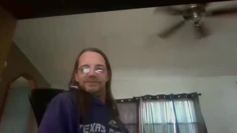 Snapshot of seeaaronscock chatting on December 3, 2:27 pm Aaron Guitar online show from December 3, 2:27 pm