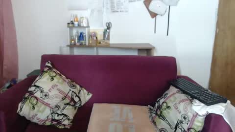 Snapshot of seleena_01 chatting on December 3, 2:25 am seleena_01 online show from December 3, 2:25 am