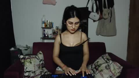 Snapshot of seleena_01 chatting on March 3, 10:42 pm seleena_01 online show from March 3, 10:42 pm