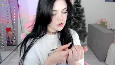 Snapshot of selena___cute chatting on December 23, 8:22 am Selena  online show from December 23, 8:22 am