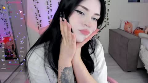 Snapshot of selena___cute chatting on January 23, 5:02 am Selena  online show from January 23, 5:02 am