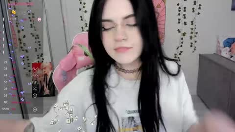 Snapshot of selena___cute chatting on February 11, 5:05 am Selena  online show from February 11, 5:05 am