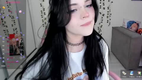 Snapshot of selena___cute chatting on February 17, 5:04 am Selena  online show from February 17, 5:04 am