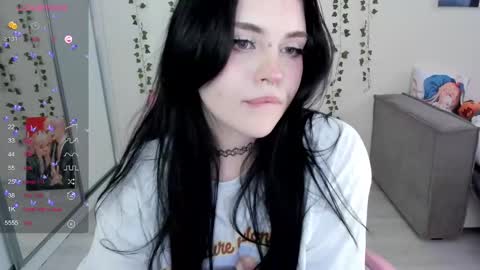 Snapshot of selena___cute chatting on February 17, 8:09 am Selena  online show from February 17, 8:09 am