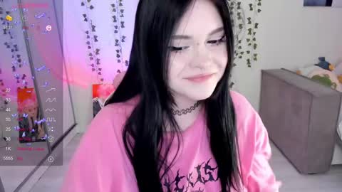 Snapshot of selena___cute chatting on February 27, 5:13 am Selena  online show from February 27, 5:13 am