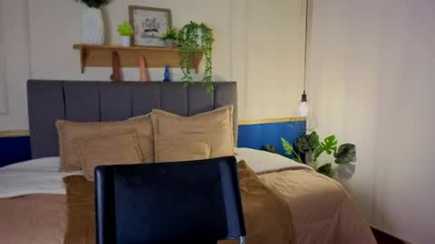 Call me S E L E N A   online show from March 30, 7:04 pm