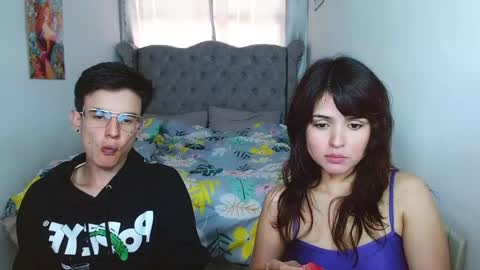 Snapshot of selena_and_andress chatting on January 27, 1:52 pm Selena Andress online show from January 27, 1:52 pm