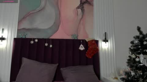 Snapshot of selena_cutiee chatting on December 16, 11:44 am Selena online show from December 16, 11:44 am