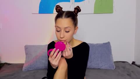 Snapshot of selenarousey chatting on January 11, 10:29 am Selena online show from January 11, 10:29 am