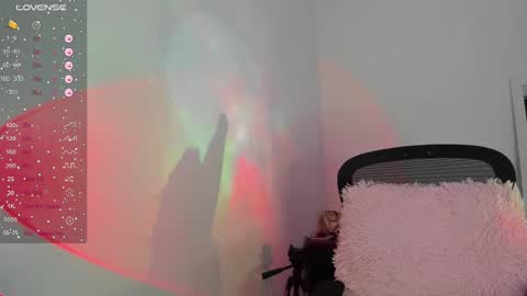 Snapshot of selene_e chatting on January 2, 2:00 am Karol. online show from January 2, 2:00 am