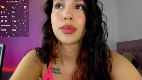 Snapshot of selene_e chatting on March 7, 12:37 am Karol. online show from March 7, 12:37 am